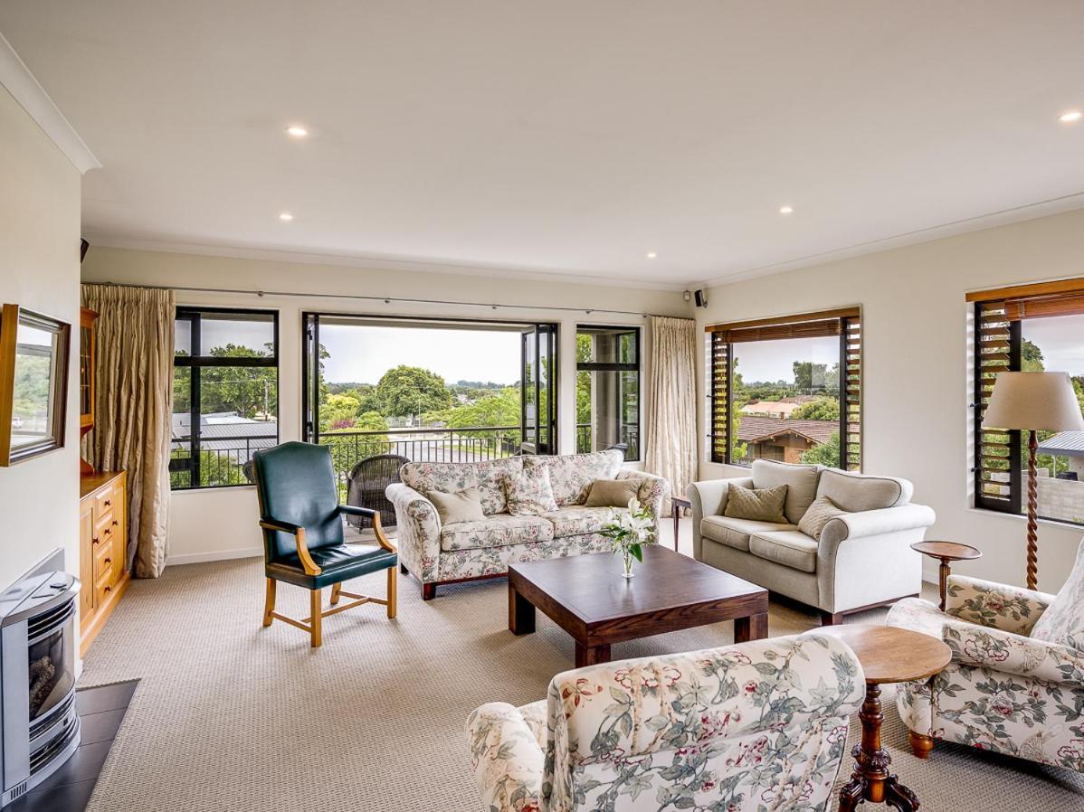 Busby Hill Villa - Havelock North Holiday Home Exterior photo