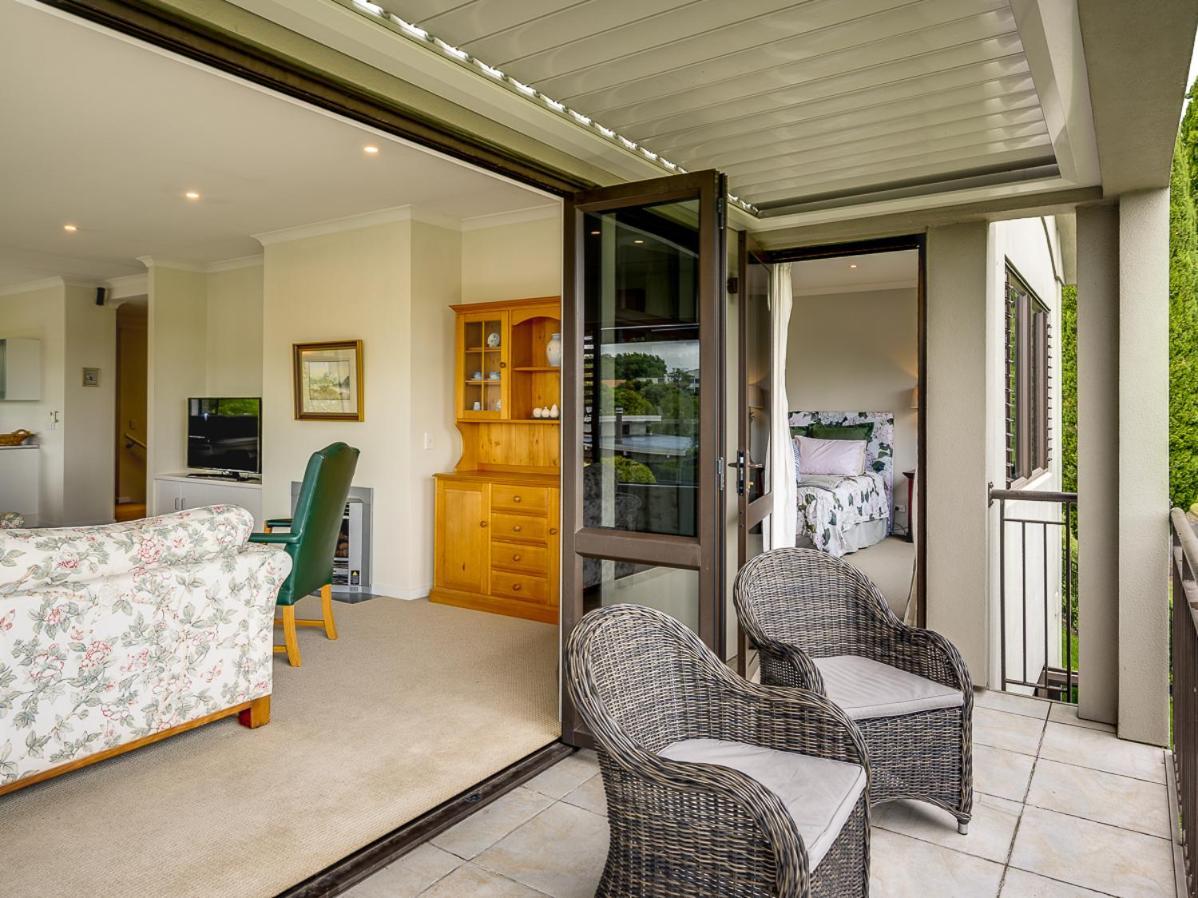 Busby Hill Villa - Havelock North Holiday Home Exterior photo